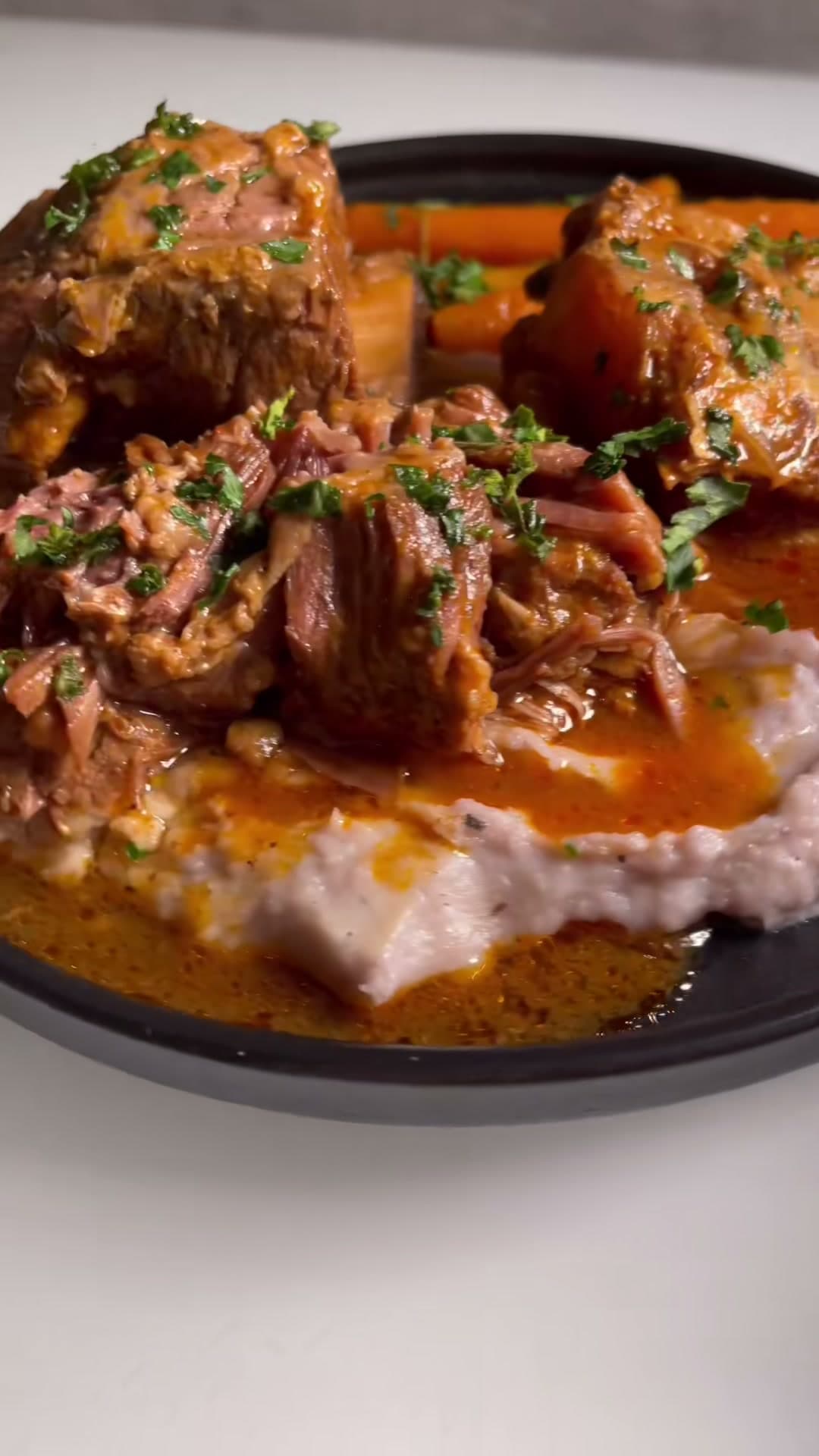 Garlicky Slow-Cooked Short Ribs